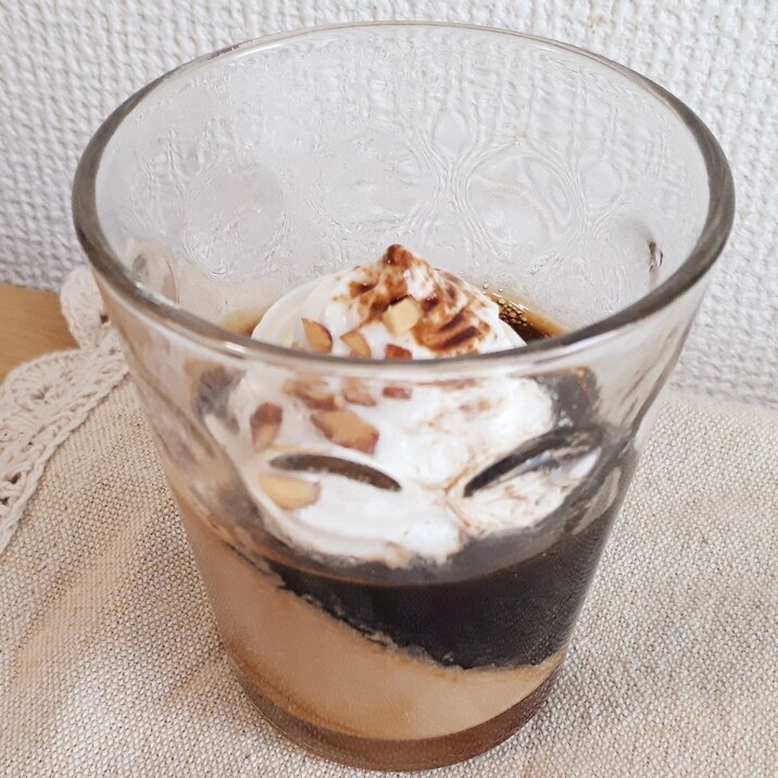 カフェオレとコーヒーのななめゼリー